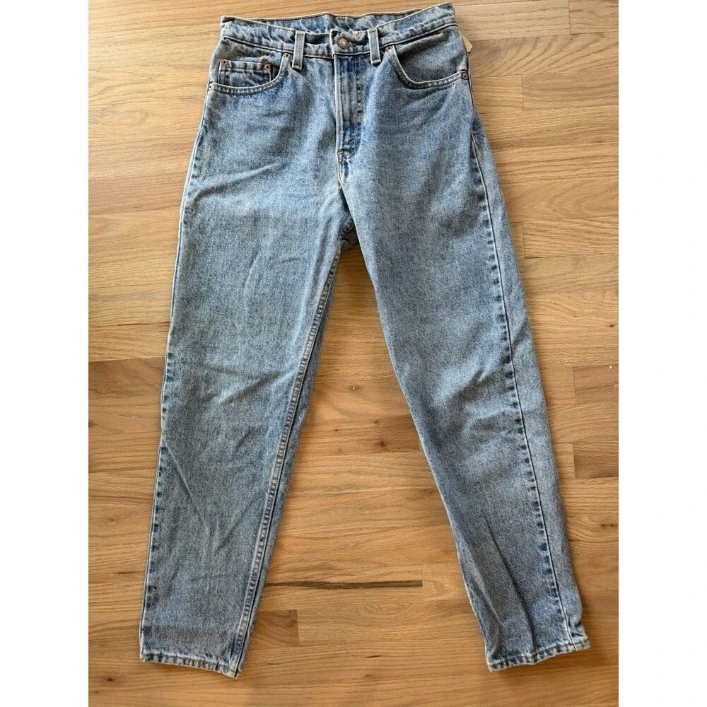 Vintage Levi's 550 Relaxed Fit Tapered Light Wash Blue Denim Jeans Mid Rise